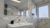 Großes Bad mit Dusche und WC - Ferienwohnung in Haiterbach bei Nagold – Charmante Unterkunft für bis zu 4 Personen | Familie Stehle
